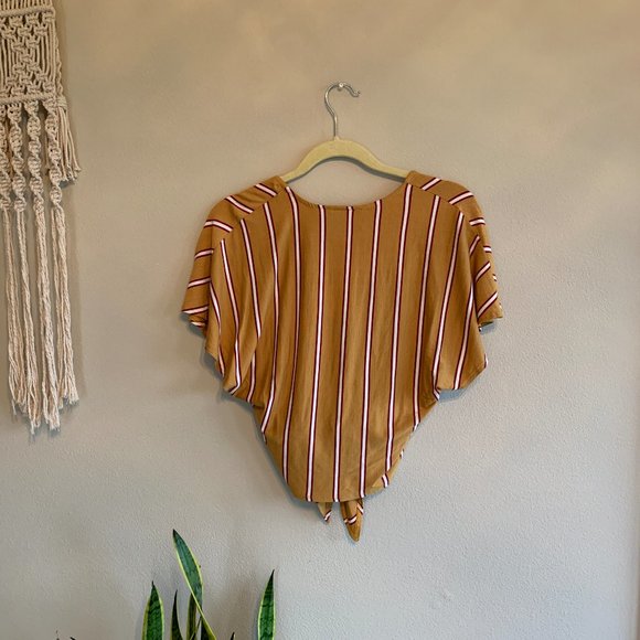 Tie Front Crop Top - Picture 3 of 3